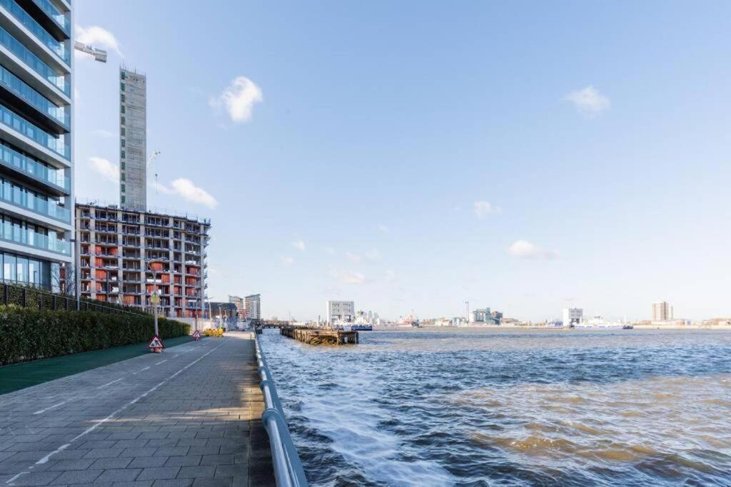Luxury river side penthouse Londres Extérieur photo